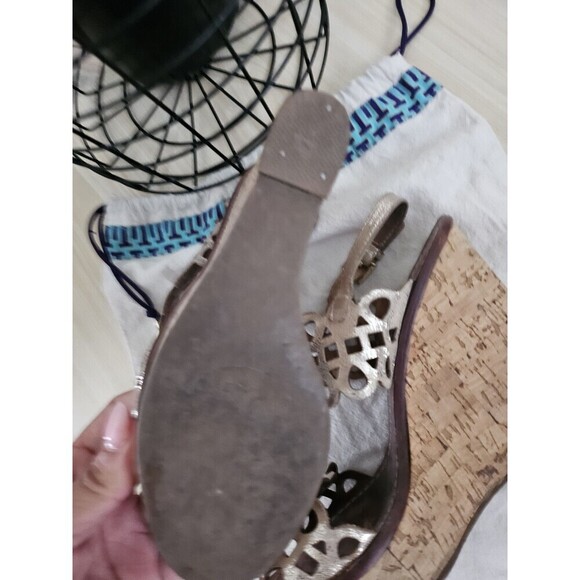 Tory Burch Nori Metalic Gold Leather Wedge Sandal Sz 6 - Picture 10 of 13